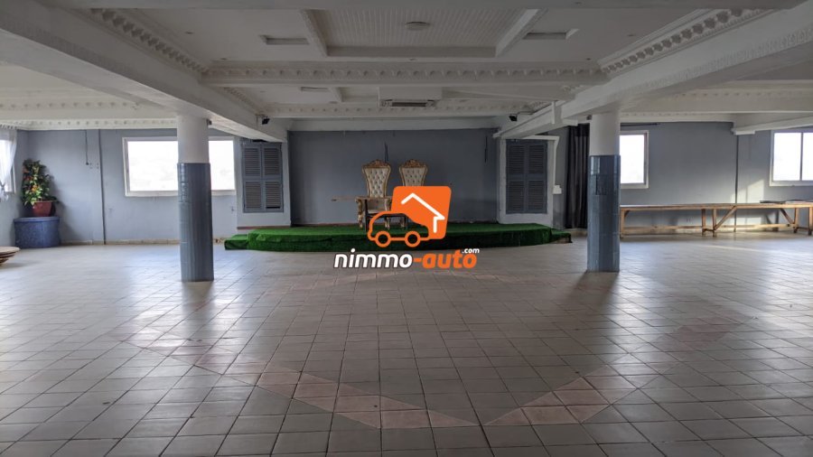 MAGNIFIQUE ET GRANDE SALLE DE FETE A NSAM