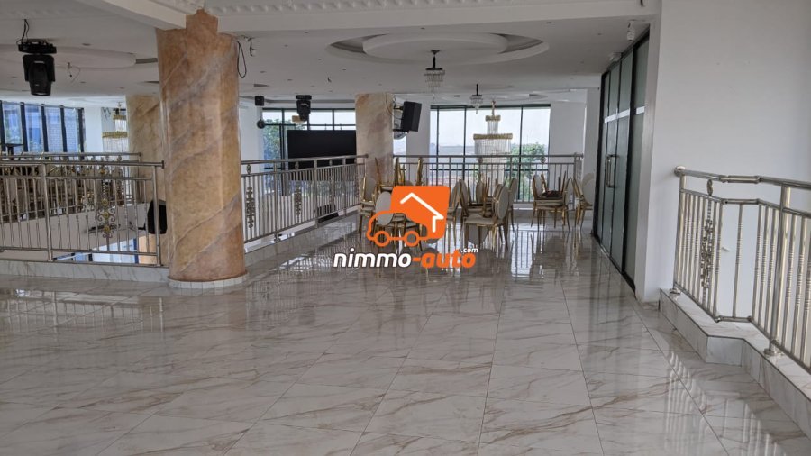 SOMPTUEUSE SALLE DE FETE A LOUER A ODZA POUR SUBLIMER VOS EVENEMENTS 600 PLACES