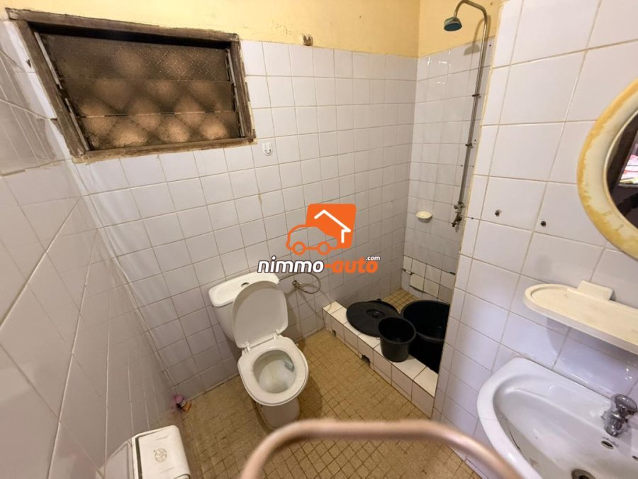 Duplex Moderne à Vendre – TKC, Yaoundé, en bordure de route (pour habitation ou bureau) sur 400sq.m (mètre carré avec TF)