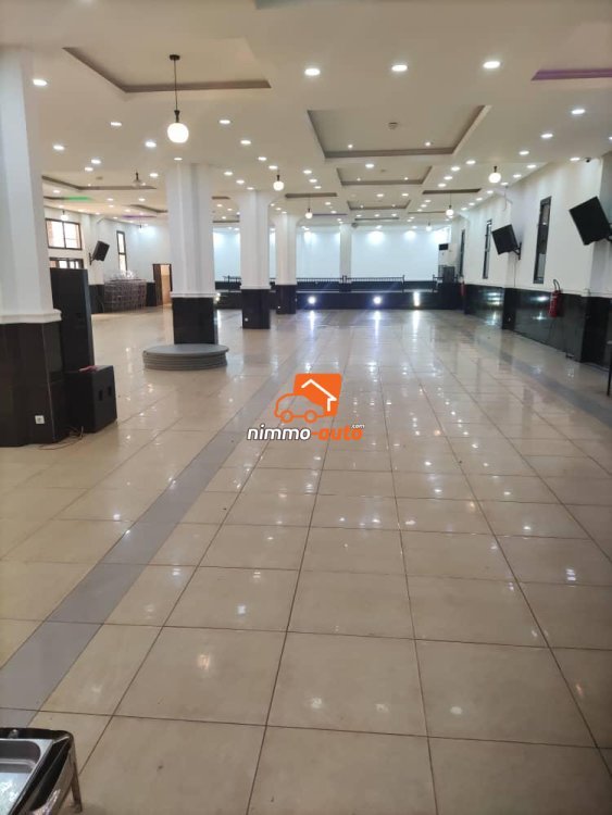 SOMPTUEUSE SALLE DE FETES A LOUER A  KONDENGUI POUR VOS EVENEMENTS