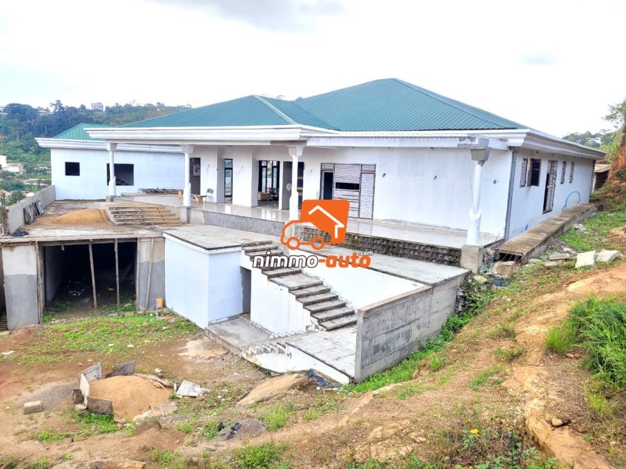 Magnifique Villa de 1000m² Type Americain à vendre au Parcours Vita