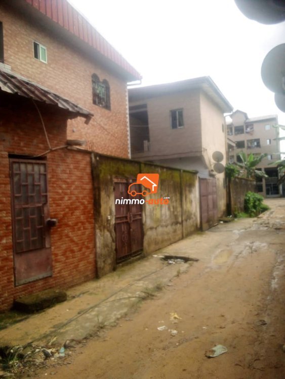 MAGNIFIQUE MAISON A VENDRE A DOUALA LOGPOM
