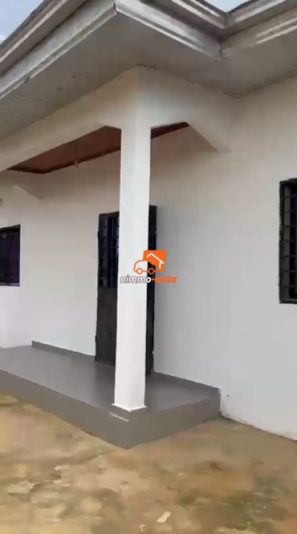TRES BELLE  VILLA  A VENDRE A DOUALA YASSA