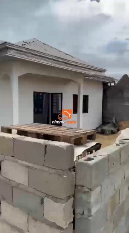 TRES BELLE  VILLA  A VENDRE A DOUALA YASSA