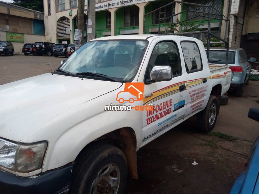 MAGNIFIQUE PICKUP 2000 A LOUER A YAOUNDE