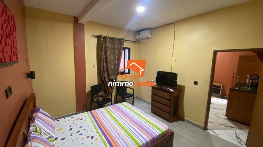 TRES BEAU STUDIO MEUBLE A LOUER A MVAN