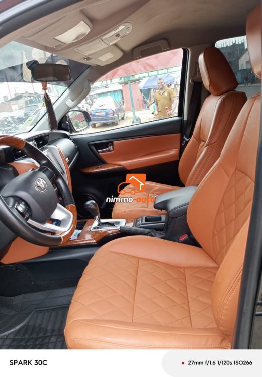 FORTUNER A LOUER  A DOUALA