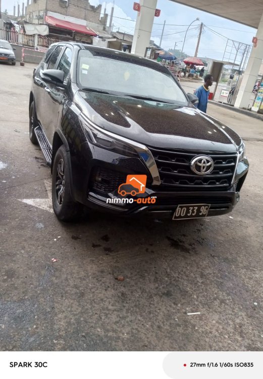 FORTUNER A LOUER  A DOUALA