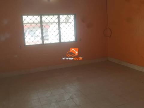 Villa à louer à Biyemassi