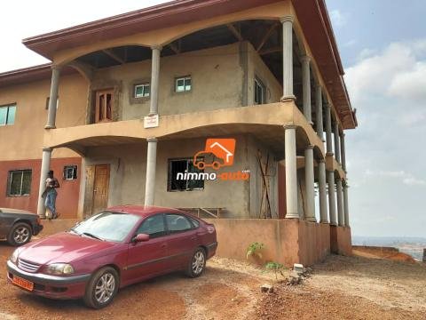 Duplex à vendre au quartier Emana