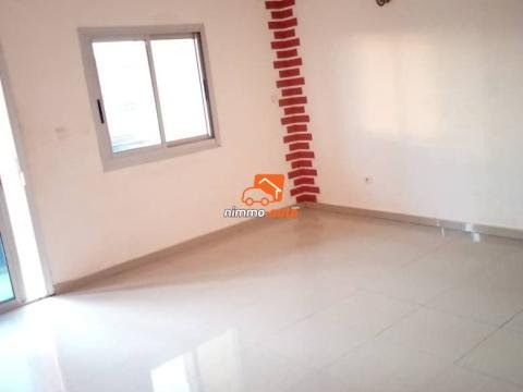 Appartement à louer à Biyemassi