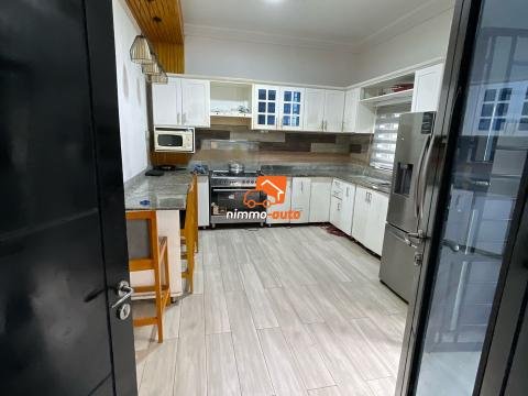 triplex à vendre à bonamoussadi