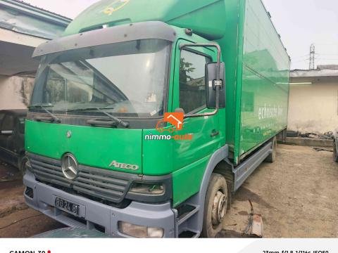 Camion Fourgon ATEGO Mercedes 1223
