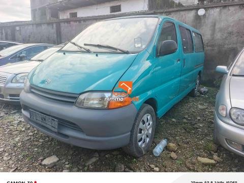 9,600,000FCFA-BUS-TOYOTA HIACE-EN 19PLACES VERSION 2000-OCCASION BELGIQUE-BON ETAT