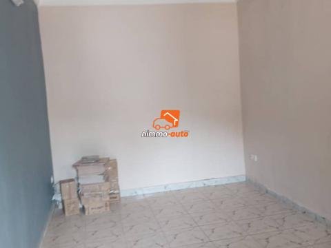 Studio à louer à Mimboman