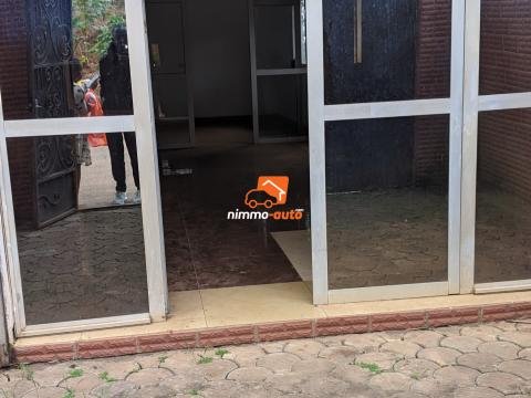 bureaux/ fond de commerce a