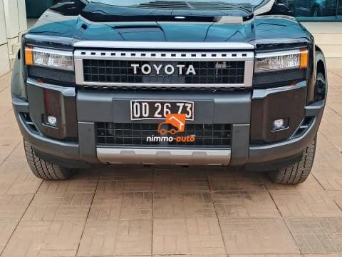 Toyota prado 2024 à louer à Yaoundé avec chauffeur