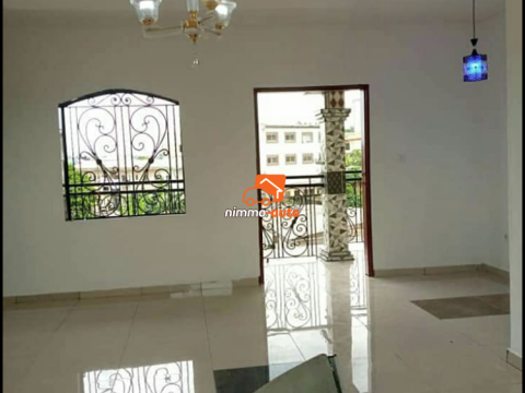 Appartement à louer à Kotto