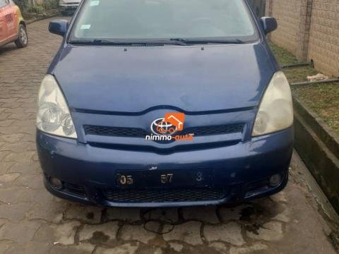 TOYOTA COROLLA VERSO