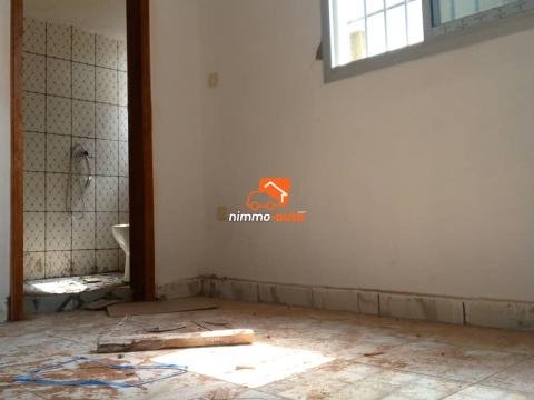 Studio nouvellement construit à Bepanda