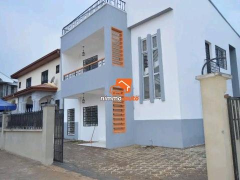 DUPLEX nouvellement construit à Tsinga village