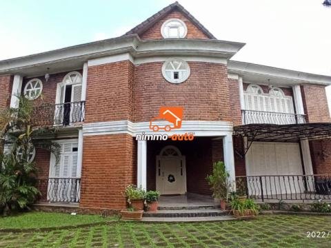 residence construite en brique de terre à vendre à bonamoussadi