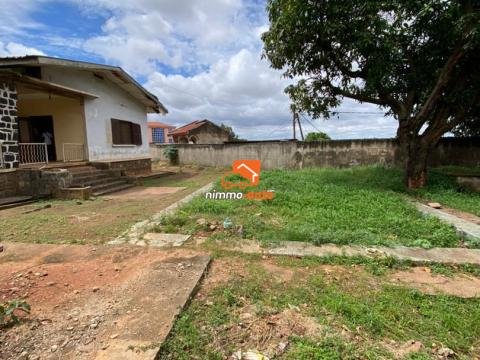 villa à louer à tsinga en  bordure de route