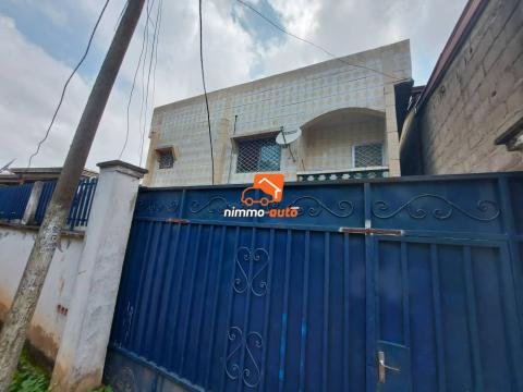 Opportunité d'Immeuble sur 300m² à vendre à Biyem-Assi