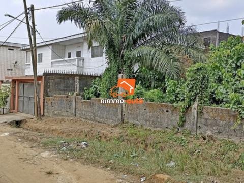 Terrain à vendre à Beedi