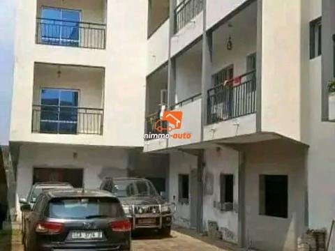 immeuble R+4 à vendre à bastos