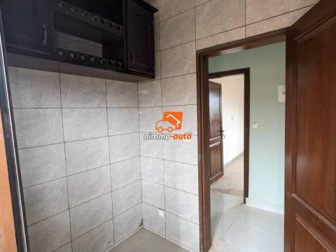 studio moderne  situé nsymeyong