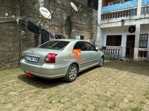 toyota avensis tête de cochon à vendre