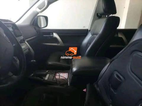 Toyota land cruiser 2012 a louer