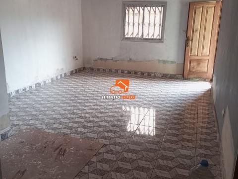 Appartement en pleine rénovation à louer à Ahala