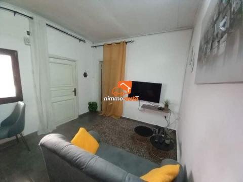 Studio meublé à louer à bastos carrefour