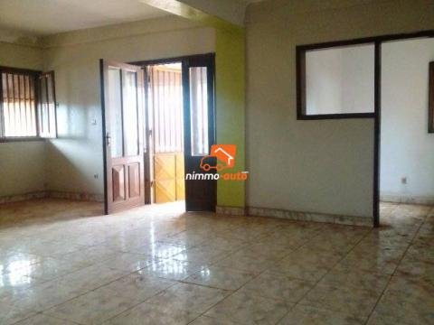 Très grand appartement moderne à louer Biyemassi (Jouvence)