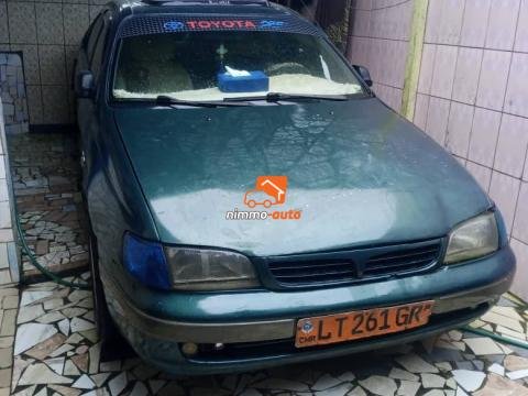 TOYOTA CARINA