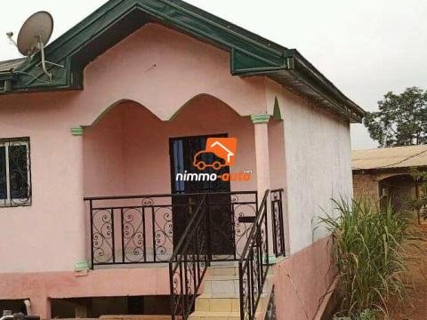 Maison à vendre à Nkolbisson derrière l'université catholique