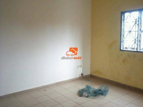 Studio moderne a louer a efoulan