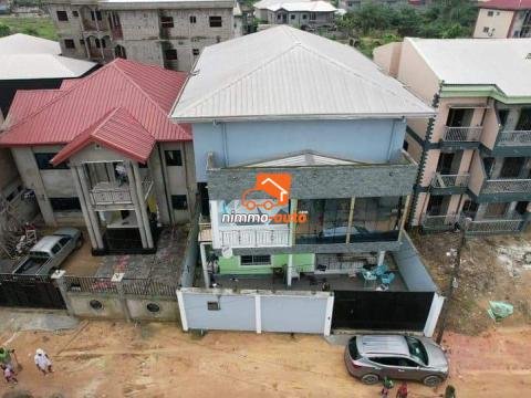 Immeuble R+2 nouvellement construit Bonaberi