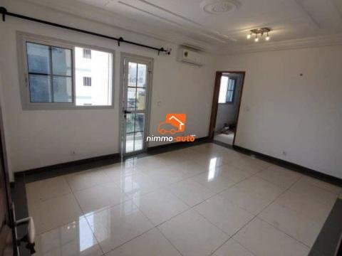 Studio à louer à Makepe