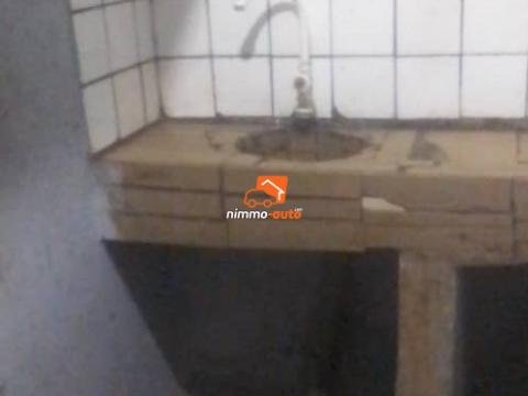 Studio moderne à louer à efoulan