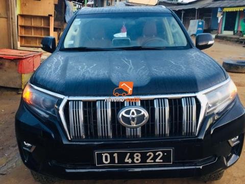 Prado 2020 à louer à Douala