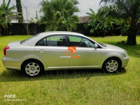 Avensis à louer à Douala