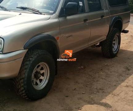 Pick-up d'excellente qualité à louer à Douala