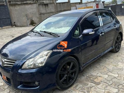 Toyota blade à vendre à Buea
