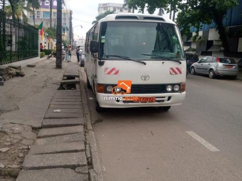 Toyota coaster 30places climatisé à louer