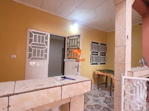 Incroyable appartement à louer à Nsimeyong terre rouge