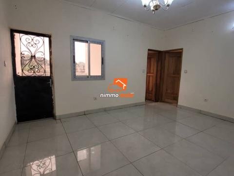 Studio moderne à louer à Efoulan Club France