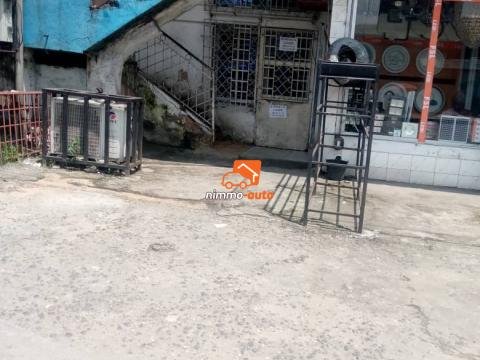 Bureau à louer à 200m des feux rouges Bessengué